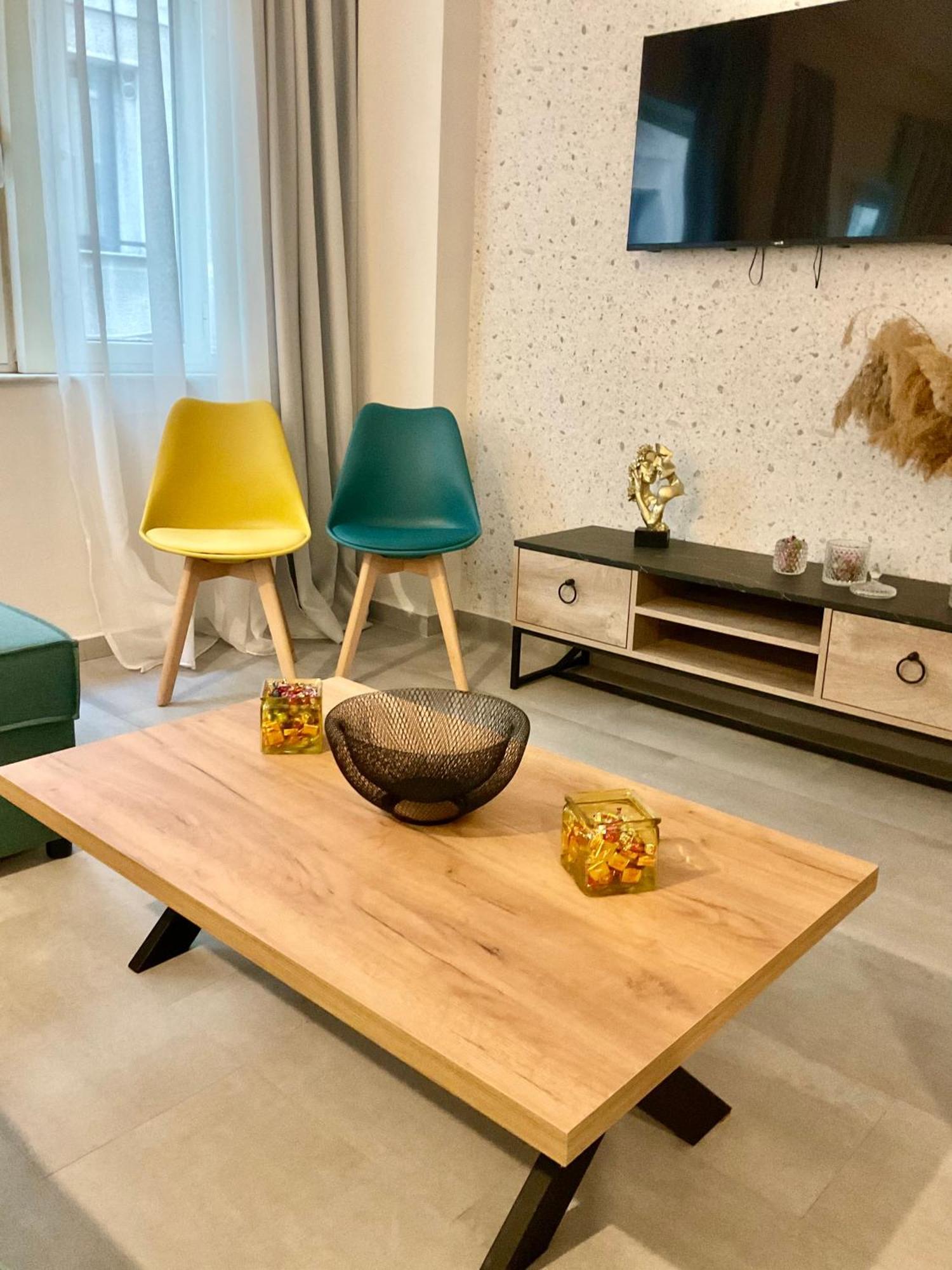 Compass Lofts Athens Apartment Bagian luar foto
