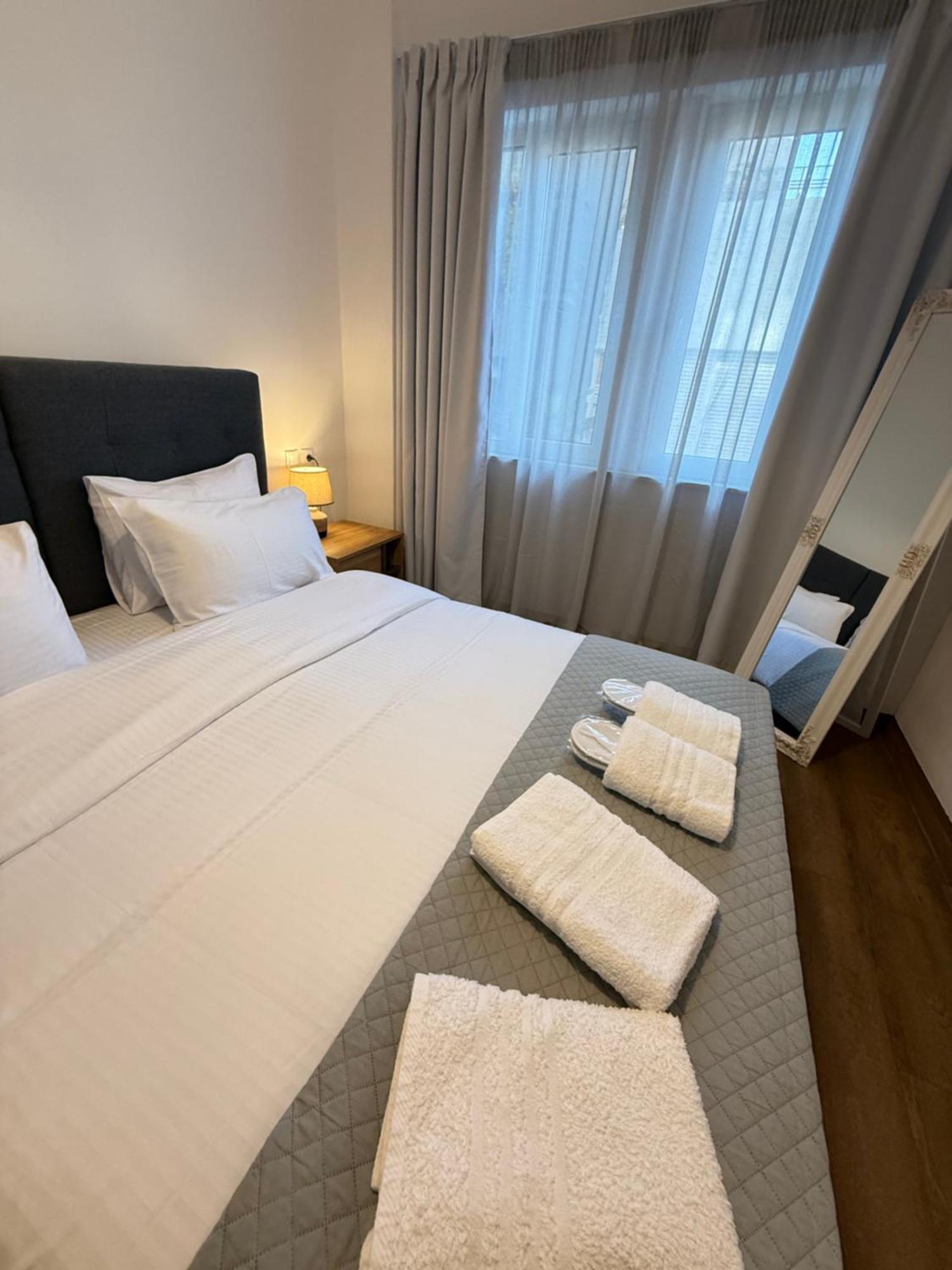 Compass Lofts Athens Apartment Bagian luar foto